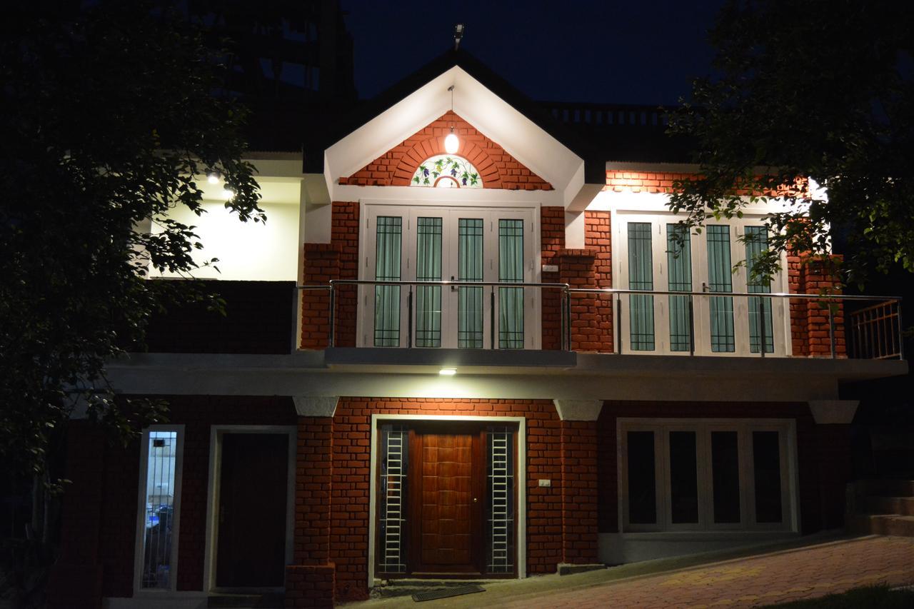 Myspace Holiday Inn Ooty Dış mekan fotoğraf